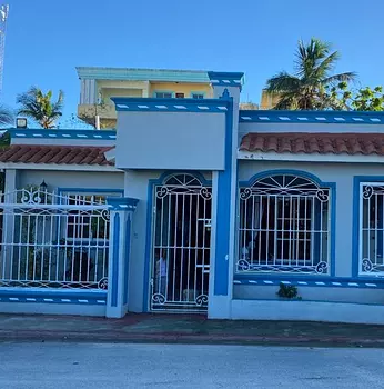 casas - Hermosa residencia de venta en exclusivo Sector en Higuey.

