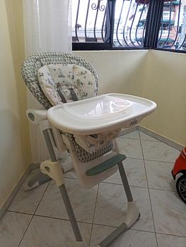 coches y sillas - silla de bebé 
es muy buena, de bebé mundo 
no sé le ha dado uso
