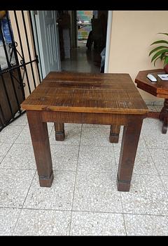 muebles y colchones - Vendo mesa mediana de centro de sala en roble 