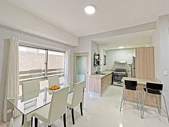 apartamentos -  Apartamento amueblado en alquiler Piantini #24-1811 Santo Domingo, piso alto.