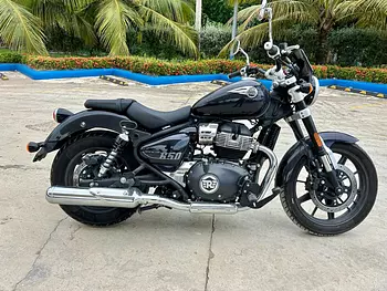 motores y pasolas - Royal Enfield Super Meteor 650 – Como Nueva