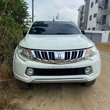 jeepetas y camionetas - mitsubishi l200 2013