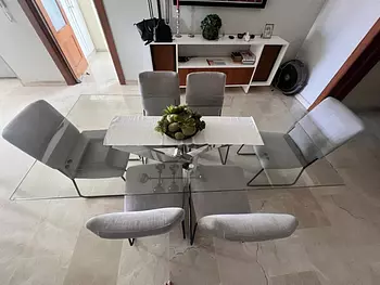 muebles y colchones - Comedor de vidrio y metal con sillas