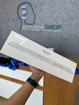 computadoras y laptops - MAGIC KEYBOAR CON TOUCH ID NUEVO SELLADO ( SOMOS TIENDA )