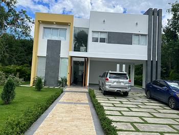 casas vacacionales y villas - 🏰 Hermosa villa en venta, ubicada en playa nueva Romana