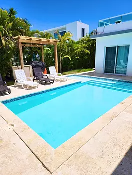 casas vacacionales y villas - Majestuosa villa en sosua a 3 minutos de la playa caminando