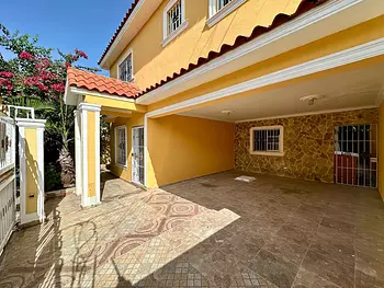 casas - Vendo casa Mirador del este, Santo Domingo este 
