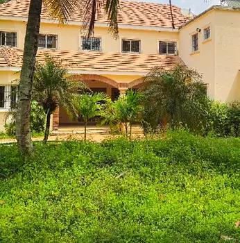 casas - Venta de Casa en Residencial cerrado en Arroyo Manzano