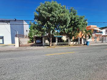 casas - Casa con frente hacia el sur en alquiler. 