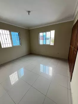 apartamentos - Alquilo apto espacioso de 3 habitación más un estu