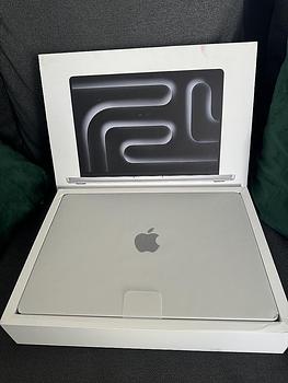 computadoras y laptops - MacBook Pro m4 chip de 14 pulgadas 16/1tb  2024 