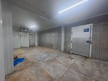 otros inmuebles - Alquilo Nave 1,200 mts con cuarto frio  en la Av. Monumental 
