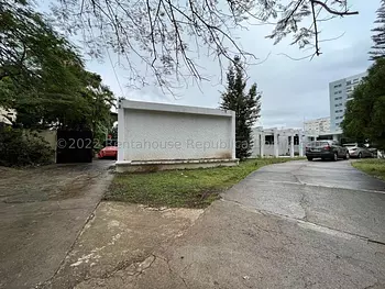 oficinas y locales comerciales - Casa comercial en alquiler #22-577 ideal para oficinas, 4 habitaciones, 40 puest