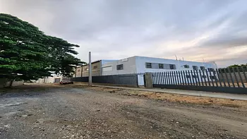 otros inmuebles - Alquilo Nave en Engombe 1225 mts2 de construccion