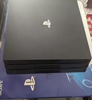 consolas y videojuegos - Playstation 4 Pro (PS4 Pro)- usado 