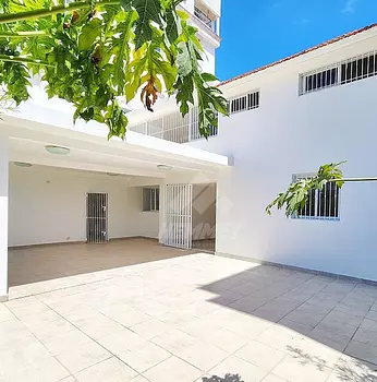 casas - ESPACIOSA CASA 5 HABITACIONES CON TERRAZA CERROS GURABO STGO. 