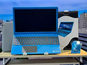 computadoras y laptops - LAPTOP GATEWAY i3 11VA. GEN. BULTO y MOUSE GRATIS