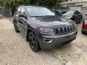jeepetas y camionetas - Jeep Grand Cherokee Laredo 2018