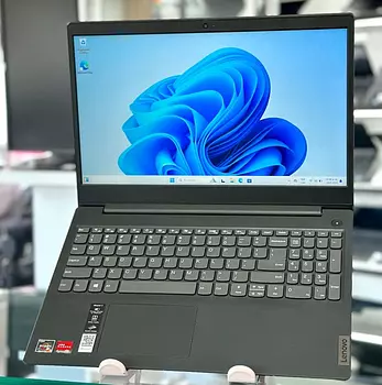 computadoras y laptops - LENOVO RYZEN 3 8RAM 128GB SSD
