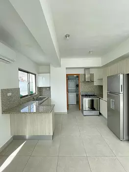 apartamentos - apartamento vacio de tres habitaciones en alquiler Santo Domingo Mirador Sur