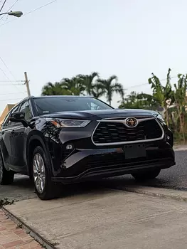 jeepetas y camionetas - Toyota higlander xle 2021