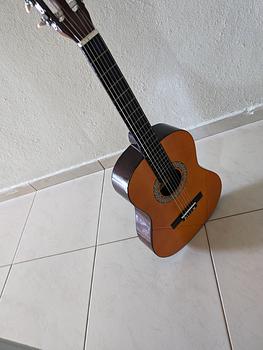 instrumentos musicales - guitarra acústica como nueva, exactamente como se ve en las fotos + bolso