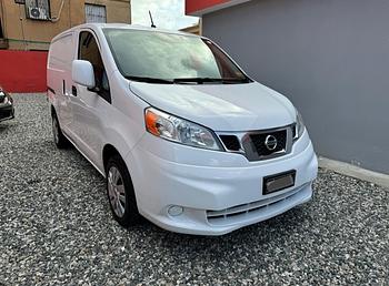 jeepetas y camionetas - 2019 Nissan NV200 SV Automática