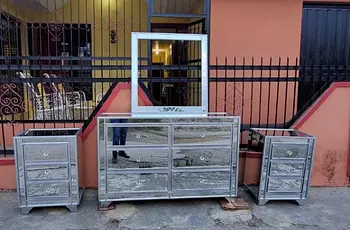 muebles y colchones - Gavetero y mesas de noche color gris 