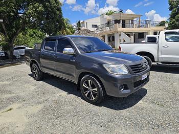 jeepetas y camionetas - toyota hilux 2015