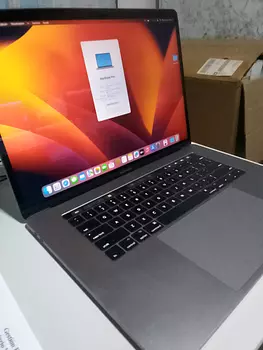 computadoras y laptops - MacBook Pro 2017 15 TouchBar!