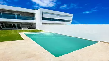 otros inmuebles - EXCLUSIVO TOWNHOUSE AMUEBLADO, CON PISCINA PRIVADA Y COMÚN