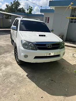 jeepetas y camionetas - Toyota fortuner 2008