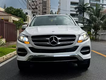 jeepetas y camionetas - Mercedes enz GLE2016 EXTRANJERO VENDE,RFECTAS CON