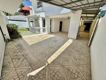 casas - Casa en Alquiler LOS CACICAZGOS