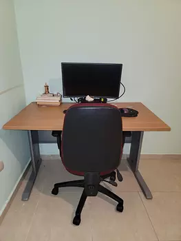 articulos de oficina - Escritorio de oficina con silla