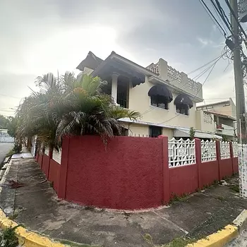 casas - 
Vendo casa en el Cacique para inversión