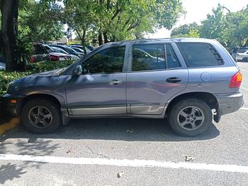 jeepetas y camionetas - Hyndai Santa Fe 2002 250mil negociable, la vendo por motivos de viaje.