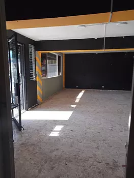 oficinas y locales comerciales - Alquilo local en Urbanización Tropical  