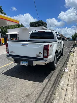 jeepetas y camionetas - camioneta Isuzu Dmax 2019 unico dueño