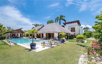 casas vacacionales y villas - Majestuosa Villa en Venta en Cap Cana, cerca de Punta Espada 