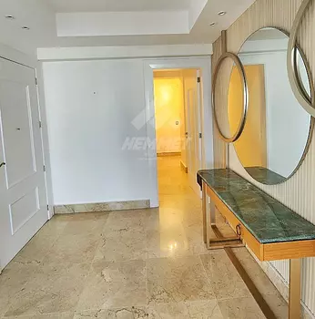 apartamentos - TORRE CON ASCENSOR Y PARQUEOS SOTERRADOS LA TRINITARIA SANTIAGO 