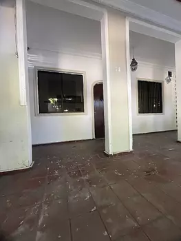oficinas y locales comerciales - Alquilo antiguo hotel en Gazcue para ser utilizado como almacén o depósito.