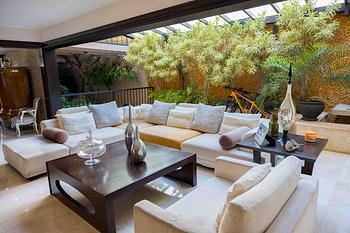 casas - Casa Elegante en Alquiler a pocos metros de la Winston Churchil