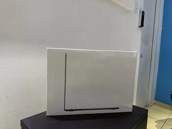 computadoras y laptops - MacBook Air 13.6 - inch M2 Apple chip| 256GB SSD | 8GB Ram Sellada, $ 61,500 NEG