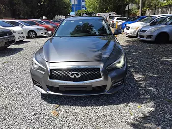 carros - INFINITI Q50