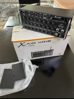 instrumentos musicales - Consola Behringer xr18 
