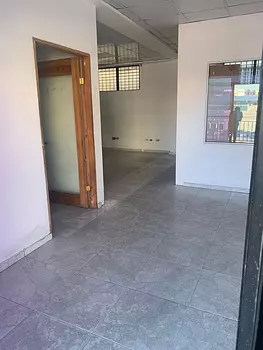 oficinas y locales comerciales - 🔵 Alquilo Local 84 mts 3er piso en los prados  para oficina 
