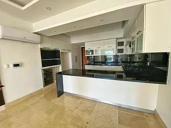 apartamentos - TORRE CON HELIPUERTO Y PISCINA LA ESMERALDA SANTIAGO 