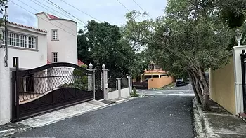 casas - Casa de 2 niveles en El Ducado, sector Los Ríos