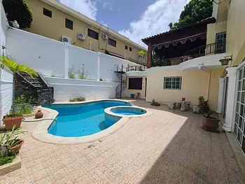 casas - Casa De 5 Habitaciones Y Piscina Arroyo Hondo